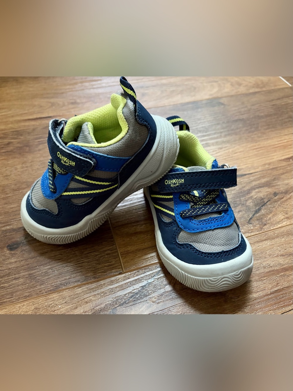 Oshkosh boys Sneakers